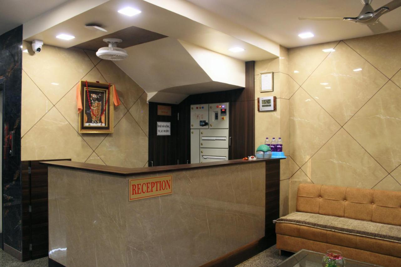 Maruti Group Of Hotels - Shri Naman Натгдвара Екстер'єр фото