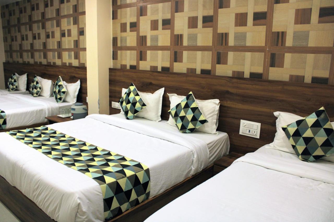 Maruti Group Of Hotels - Shri Naman Натгдвара Екстер'єр фото