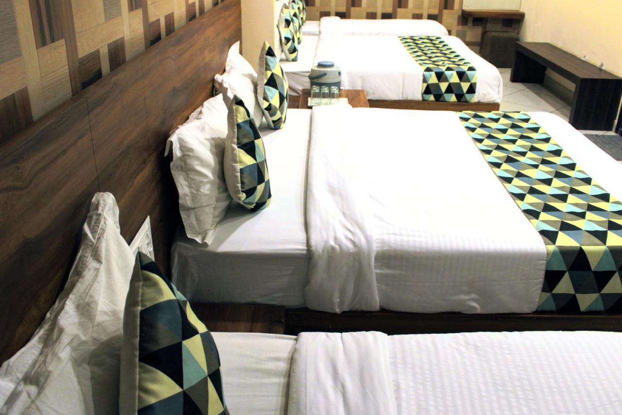 Maruti Group Of Hotels - Shri Naman Натгдвара Екстер'єр фото