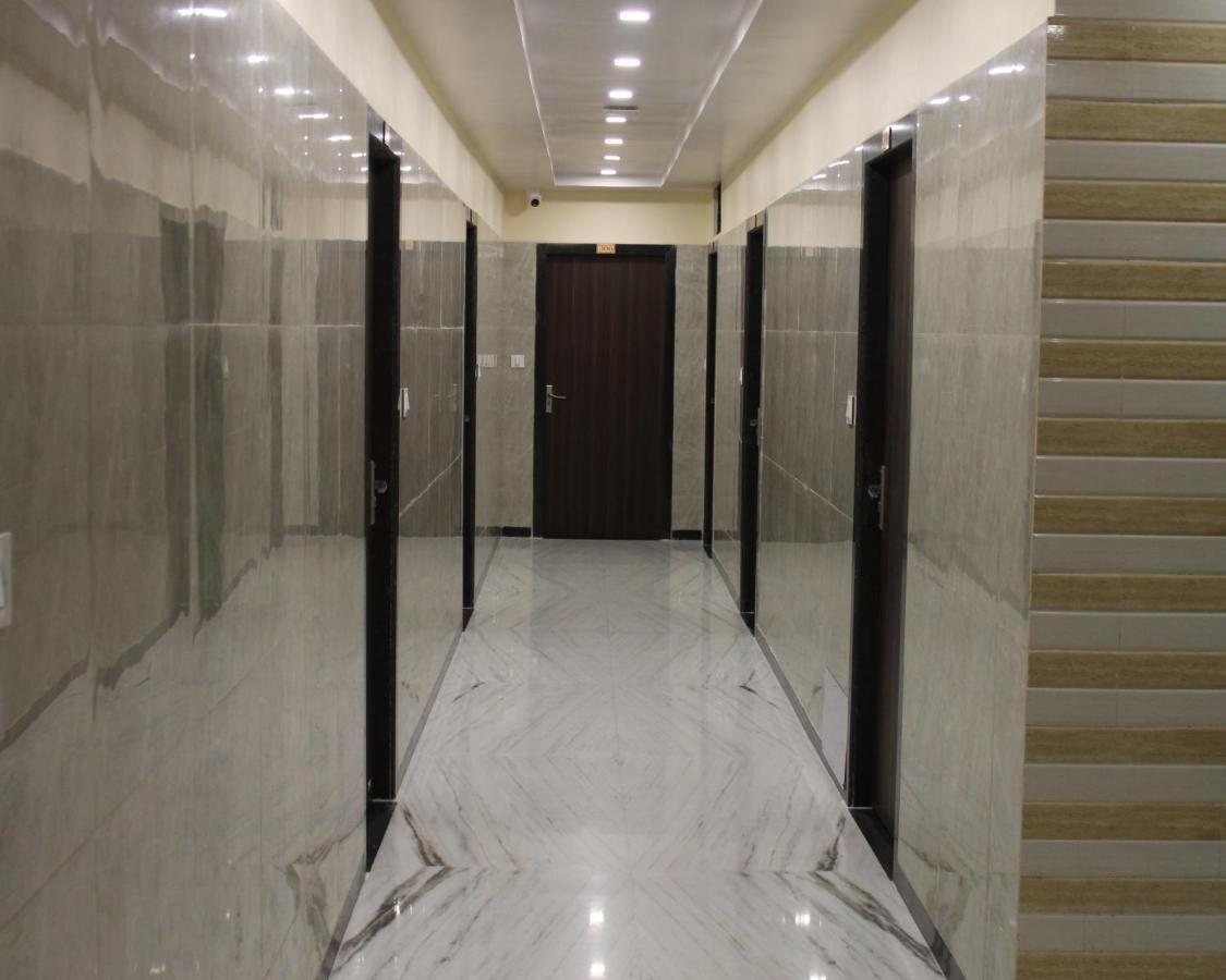 Maruti Group Of Hotels - Shri Naman Натгдвара Екстер'єр фото