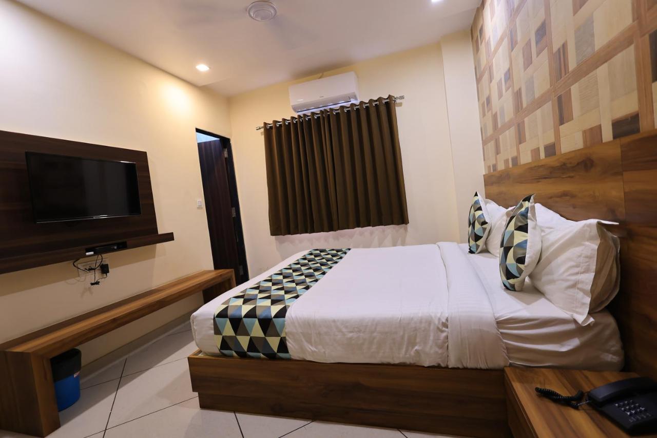 Maruti Group Of Hotels - Shri Naman Натгдвара Екстер'єр фото