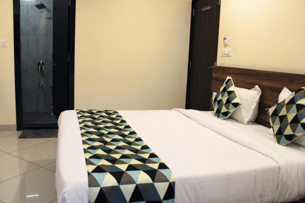 Maruti Group Of Hotels - Shri Naman Натгдвара Екстер'єр фото