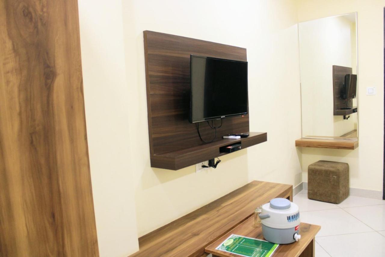 Maruti Group Of Hotels - Shri Naman Натгдвара Екстер'єр фото