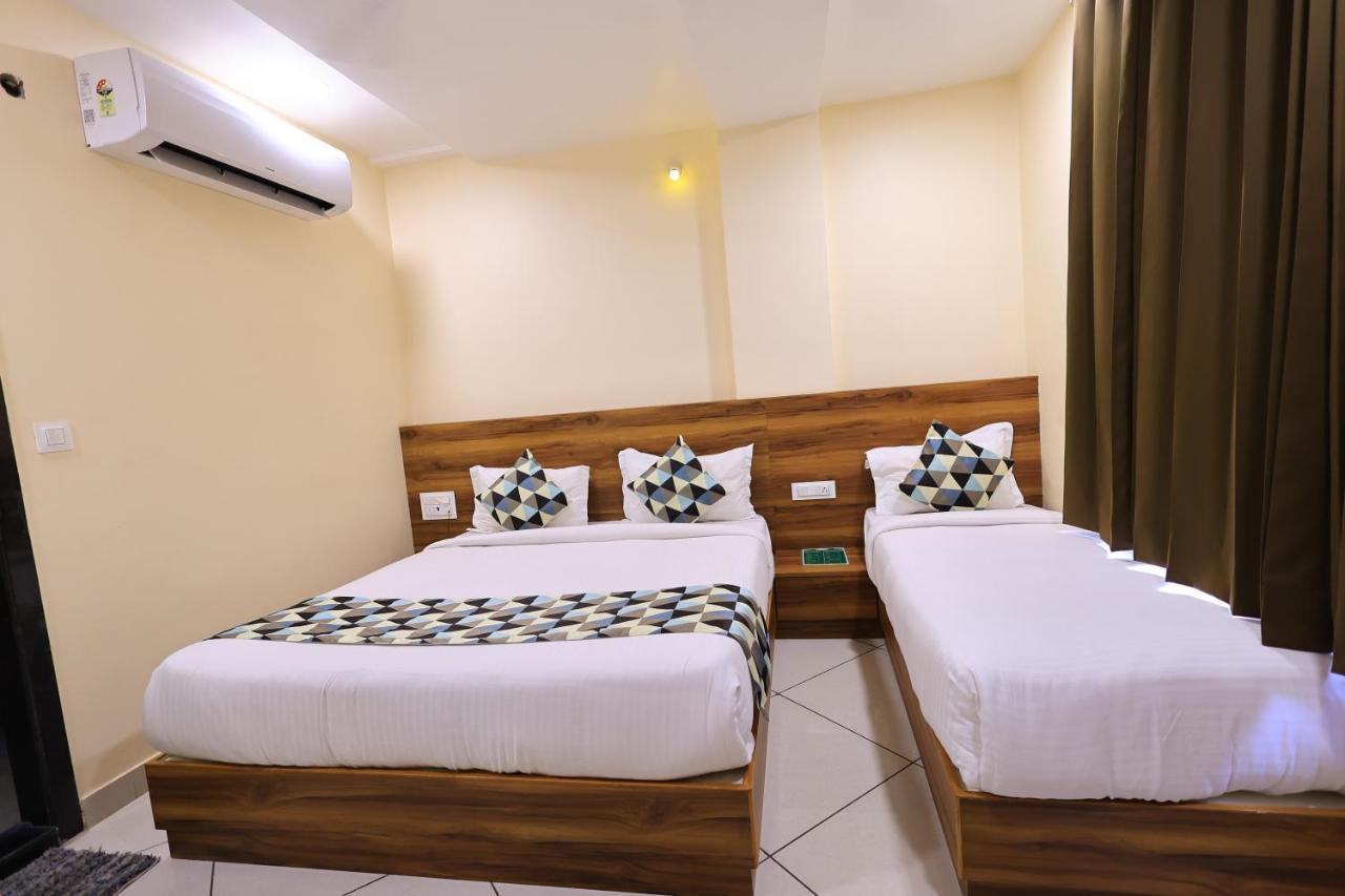 Maruti Group Of Hotels - Shri Naman Натгдвара Екстер'єр фото